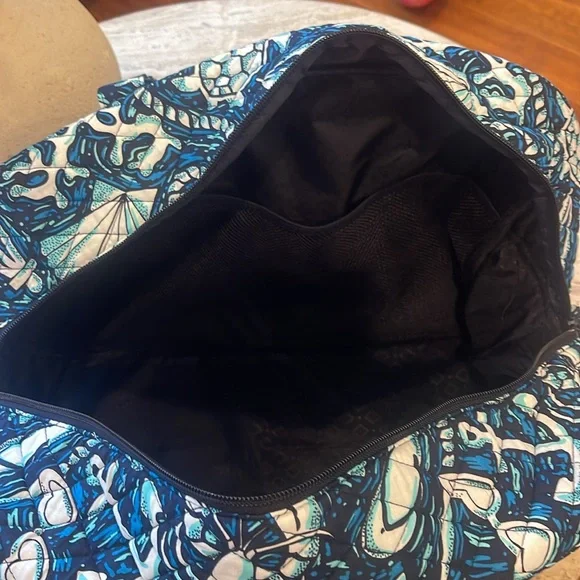 NWT Vera Bradley Grand Traveler Bag
Shore Enough - Picture 7 of 8